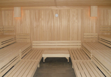 Inneneinrichtung einer gewerblichen Sauna